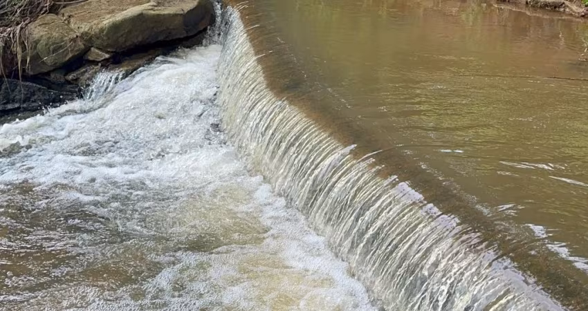 Sítio com Cachoeira Privada na cidade de Chácara, MG 5.1 hectares