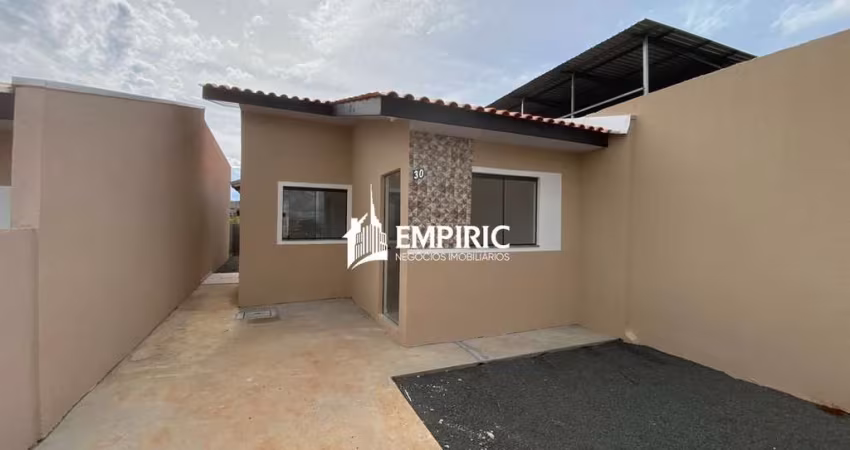 Casa com passagem lateral no Terraliz