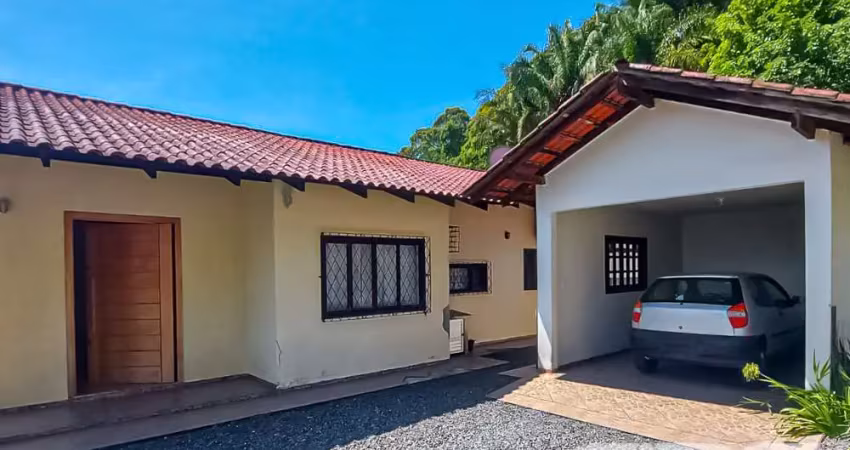 Casa com 3 quartos à venda na Rua Papa João XXIII, 328, Iririú, Joinville