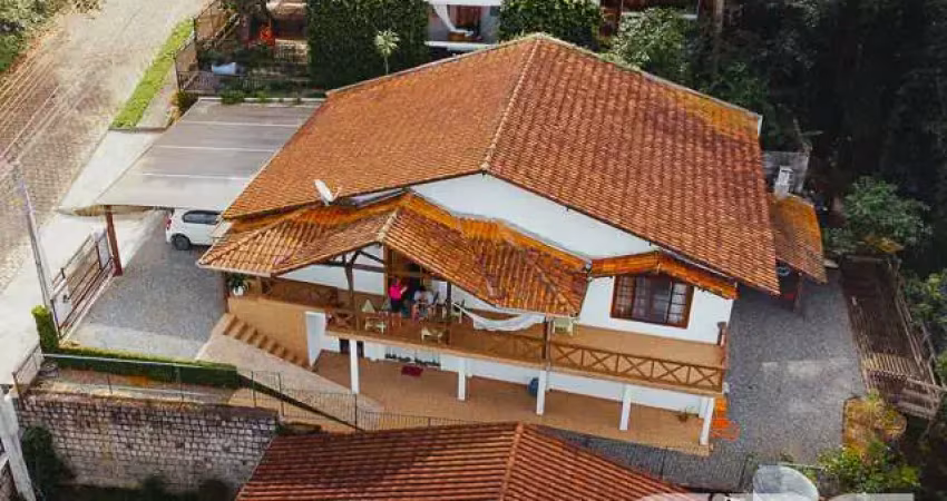Casa com 4 quartos à venda na Albano Schimdt, 226, Boa Vista, Joinville
