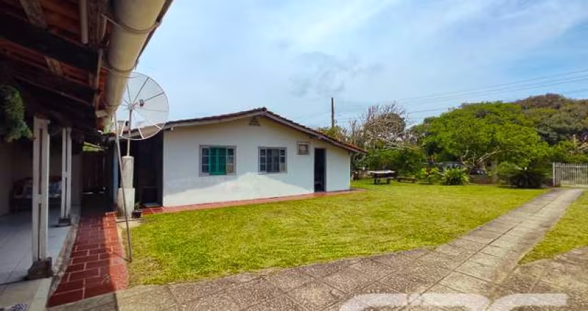 Casa | Balneário Barra do Sul | Salinas