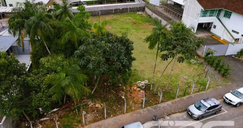 Terreno à venda na Rua Papa João XXIII, 648, Iririú, Joinville