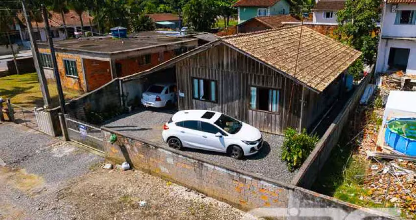 Casa com 2 quartos à venda na Rua Tuiuti, 632, Aventureiro, Joinville