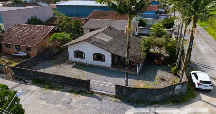 Casa com 3 quartos à venda na Albano Schimdt, 225, Boa Vista, Joinville