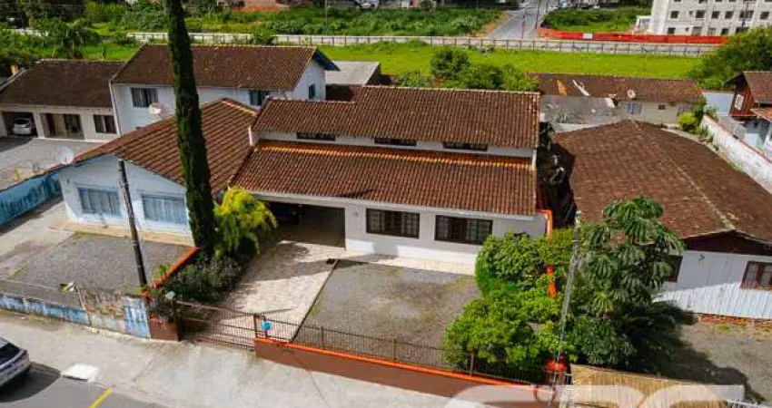 Casa com 5 quartos à venda na Rua Santa Catarina, 236, Floresta, Joinville
