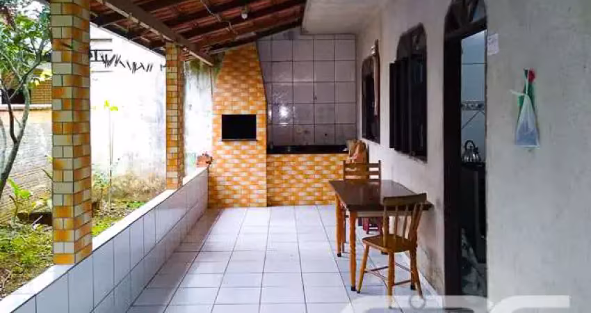 Casa com 3 quartos à venda na Rua Selma Doering Bruhns, 247, Jardim Iririú, Joinville
