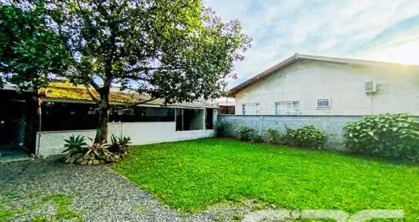 Casa com 3 quartos à venda na Amândio Cabral, 333, Centro, Balneário Barra do Sul