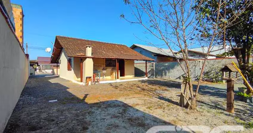 Casa com 2 quartos à venda na Nereu Ramos, 142, Salinas, Balneário Barra do Sul