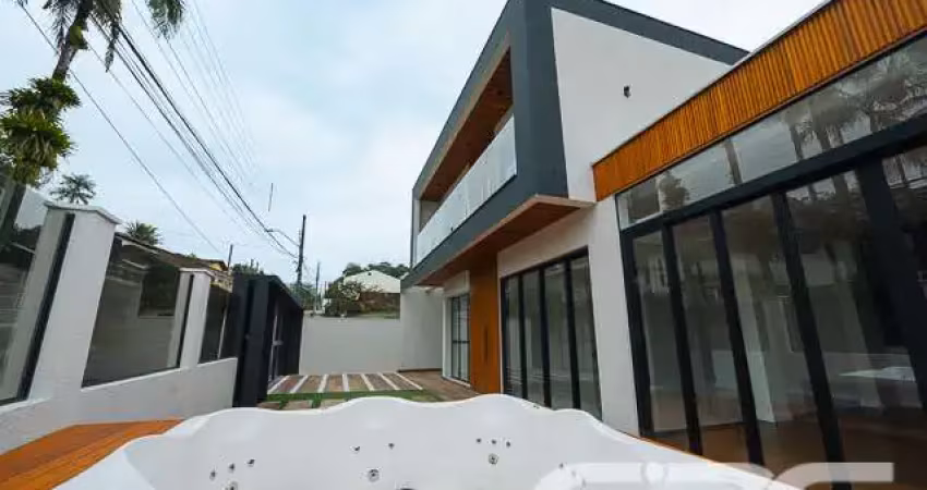 Casa com 3 quartos à venda na Rua Santa Catarina, 231, Floresta, Joinville