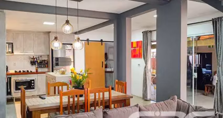 Casa com 4 quartos à venda na Rua Fátima, Jarivatuba, Joinville
