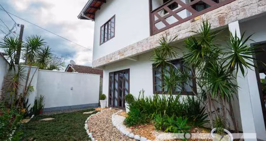 Casa com 3 quartos à venda na Rua Tuiuti, 487, Aventureiro, Joinville