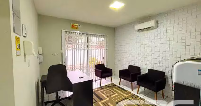 Casa com 3 quartos à venda na Rua Papa João XXIII, 478, Iririú, Joinville