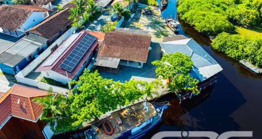 Casa com 3 quartos à venda na Amândio Cabral, 77, Centro, Balneário Barra do Sul