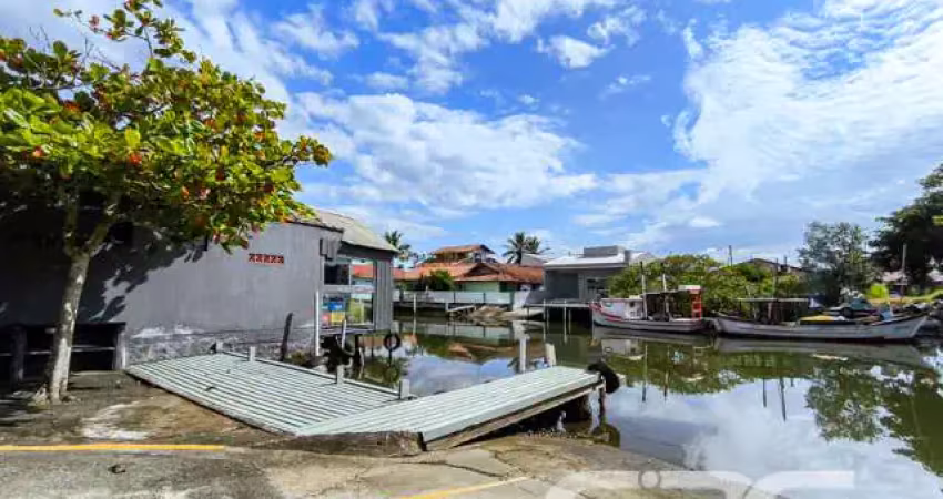 Casa com 3 quartos à venda na Amândio Cabral, 168, Centro, Balneário Barra do Sul