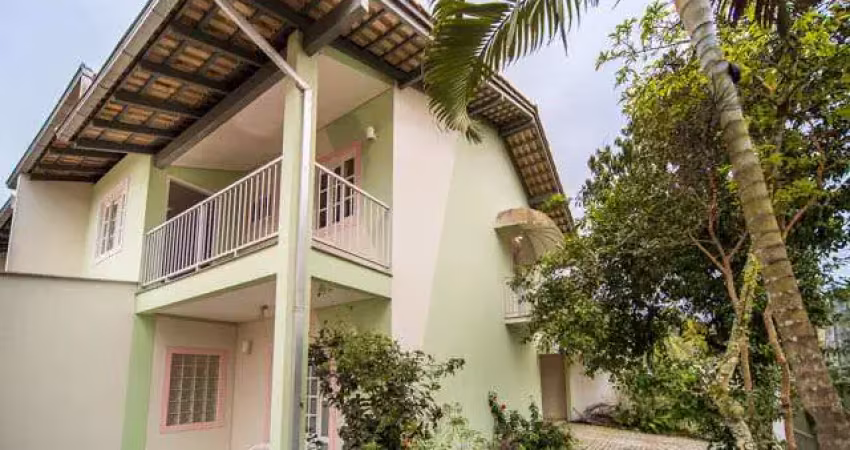 Casa com 3 quartos à venda na Rua Almirante Jaceguay, 10, Santo Antônio, Joinville