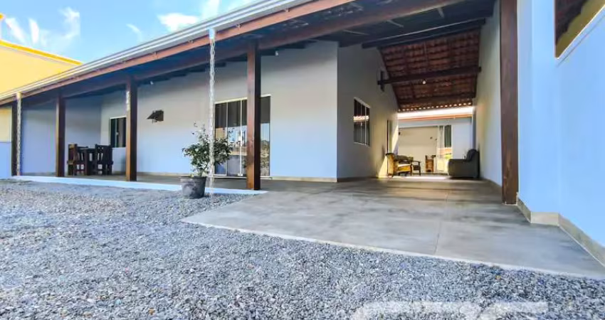 Casa | Balneário Barra do Sul | Salinas