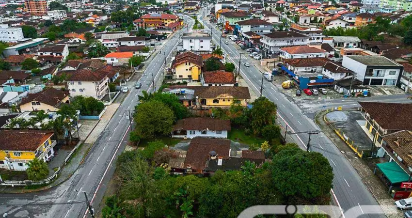 Casa comercial à venda na Rua Papa João XXIII, 722, Iririú, Joinville