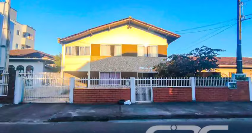 Casa com 10 quartos à venda na Rua Papa João XXIII, 87, Iririú, Joinville