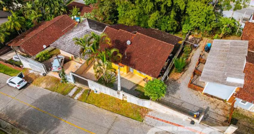 Casa com 5 quartos à venda na Rua Minas Gerais, 69, Nova Brasília, Joinville