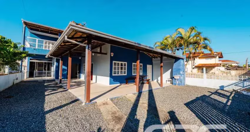 Casa com 8 quartos à venda na Rua Maracajá, 5, Ubatuba, São Francisco do Sul