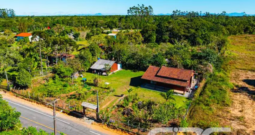 Chácara / sítio com 3 quartos à venda na Perequê, 4125, Pinheiros, Balneário Barra do Sul