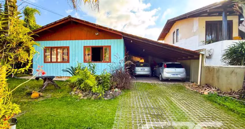 Casa com 3 quartos à venda na Rua Santa Catarina, 4310, Santa Catarina, Joinville