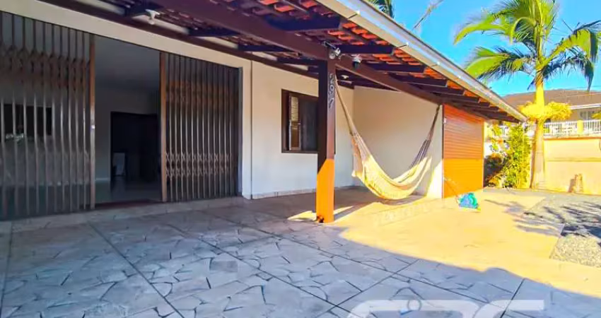 Casa com 3 quartos à venda na Albano Schimdt, 297, Boa Vista, Joinville