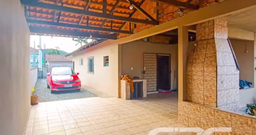 Casa com 3 quartos à venda na Rua Tuiuti, 562, Aventureiro, Joinville