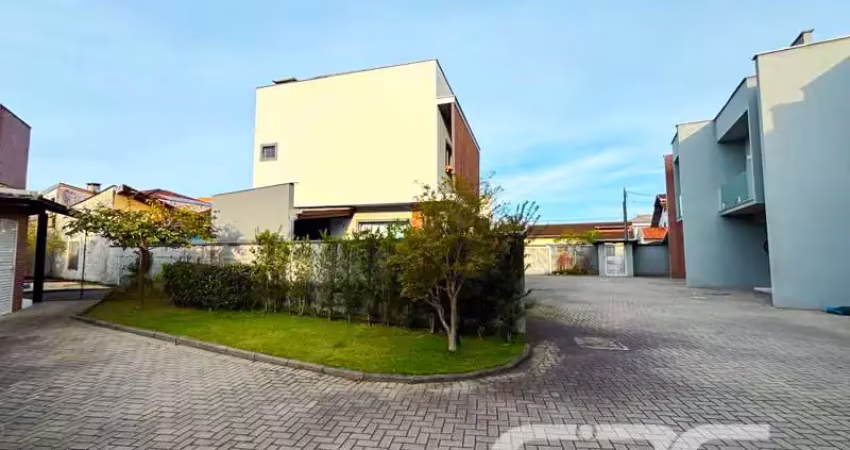Casa com 2 quartos à venda na Rua Papa João XXIII, 128, Iririú, Joinville
