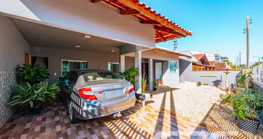 Casa com 3 quartos à venda na Rua Paulista 2, 689, Itacolomi, Balneário Piçarras