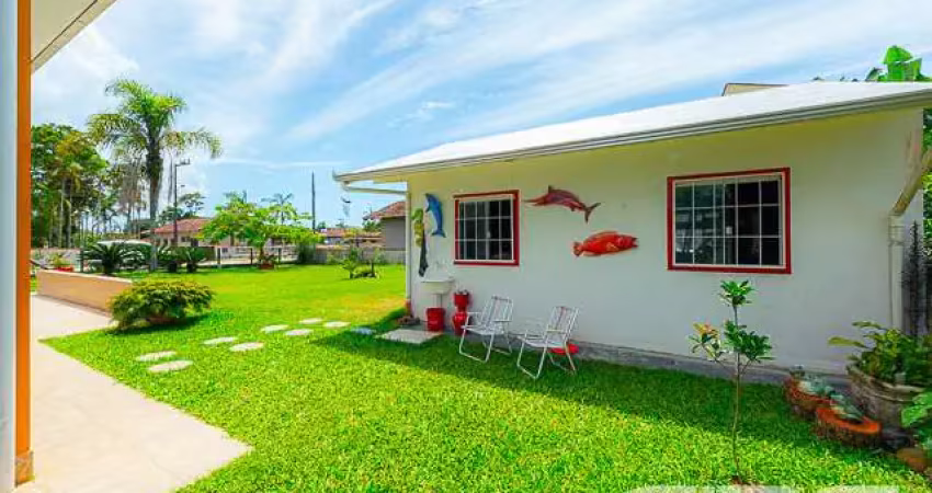 Casa com 3 quartos à venda na Perequê, 217, Pinheiros, Balneário Barra do Sul