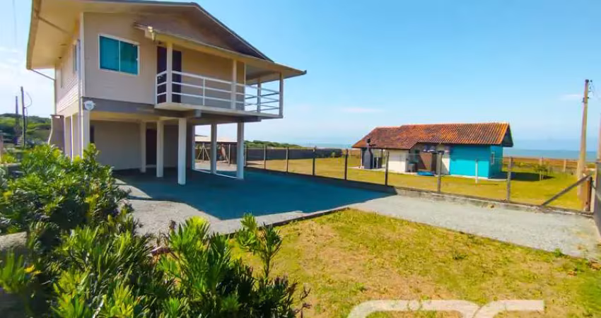 Casa com 3 quartos à venda na Rua Edgart Tiburtius, 50, Praia do Ervino, São Francisco do Sul