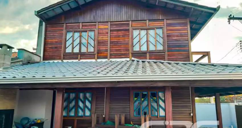 Casa com 4 quartos à venda na Amândio Cabral, Centro, Balneário Barra do Sul