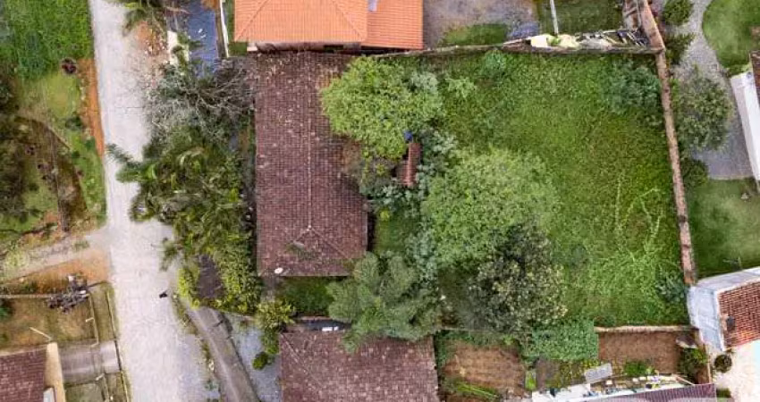 Terreno à venda na Rua Papa João XXIII, 265, Iririú, Joinville