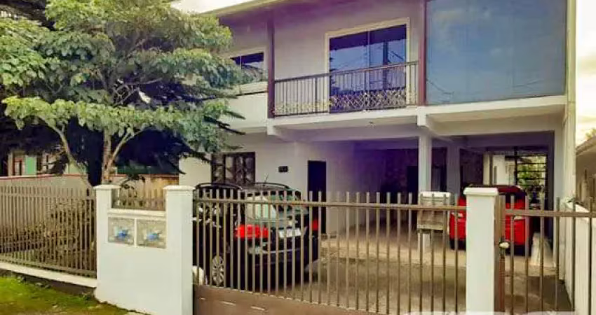 Casa com 6 quartos à venda na Boehmerwaldt, 354, Parque Guarani, Joinville