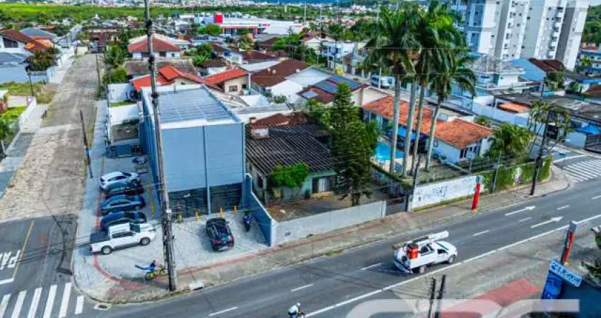 Casa com 4 quartos à venda na Albano Schimdt, 754, Boa Vista, Joinville