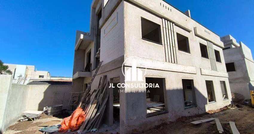 Sobrado com 3 dormitórios à venda, 145 m² por R$ 689.000 - Xaxim - Curitiba/PR