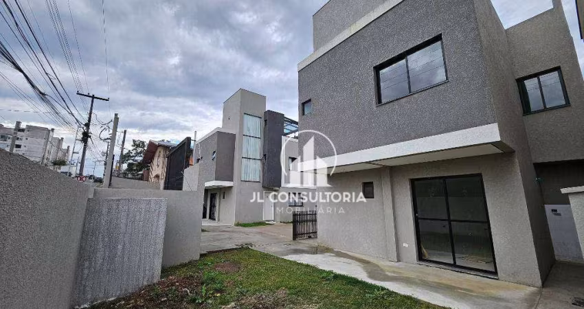 Sobrado no Uberaba, em condomínio e com terraço