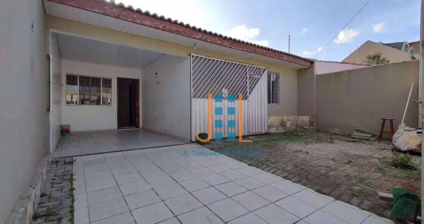 Casa ampla com três quartos espaço com churrasqueira no umbará