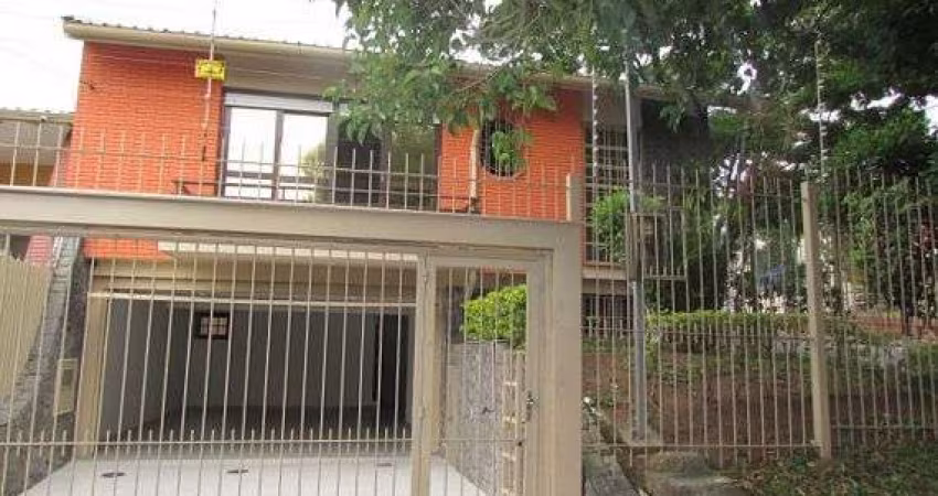 CASA 4D no bairro Santo Antônio em Porto Alegre