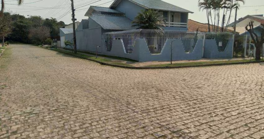 CASA 4D no bairro GUARUJA em Porto Alegre