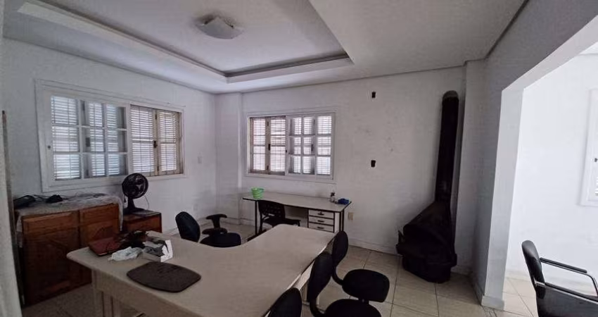 CASA 4D no bairro Santo Antônio em Porto Alegre