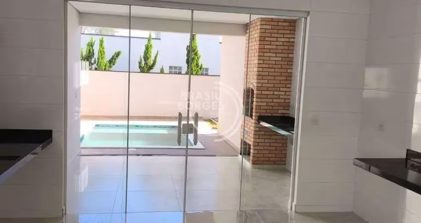 Casa Térrea Moderna no Condomínio Aldeia da Mata - 3 Suítes, Piscina e Energia Solar
