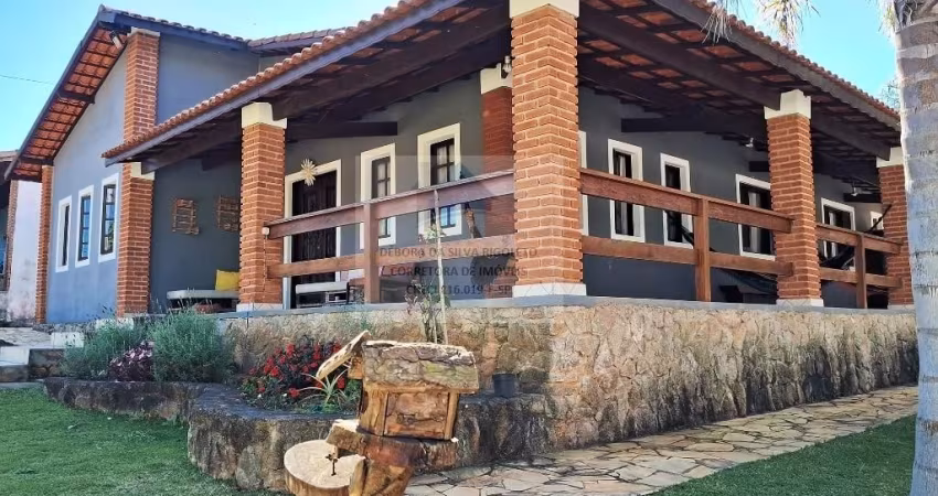 Linda Chácara c/400 m² de au. e 1.200 terreno. Vale a pena conhecer!!