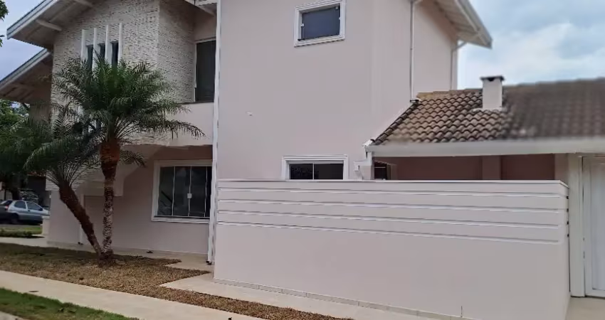 Belo sobrado vendo no cond.portal dos pássaros c/3 dorms,2 sts,piscina.vale a pena conhecer!!.