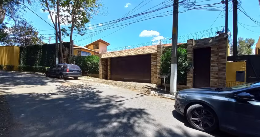Vendo casa alto padrão.aceita permuta por fazenda maior valor,galpões ou permuta 100%. opórtunidade!!!