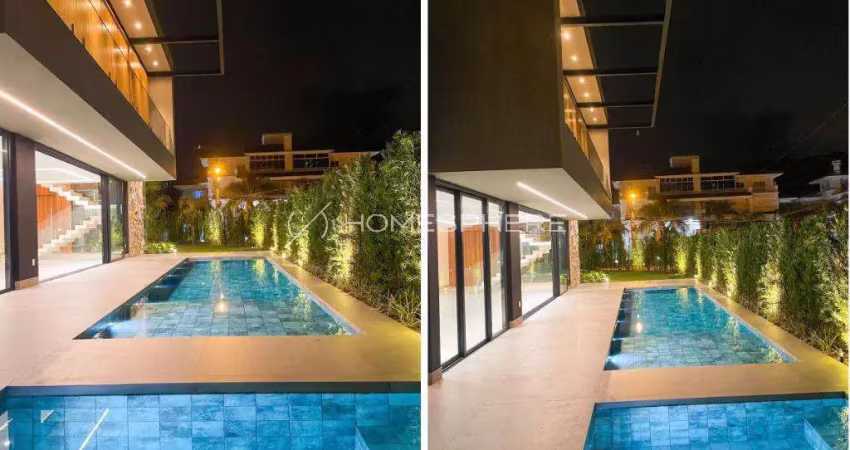 Jurerê Internacional Casa à venda Av. dos Búzios, 458 - Jurerê Internacional, nova, 542 m² 5 suítes, piscina, spa, área gourmet e 4 vagas. A 200m mar