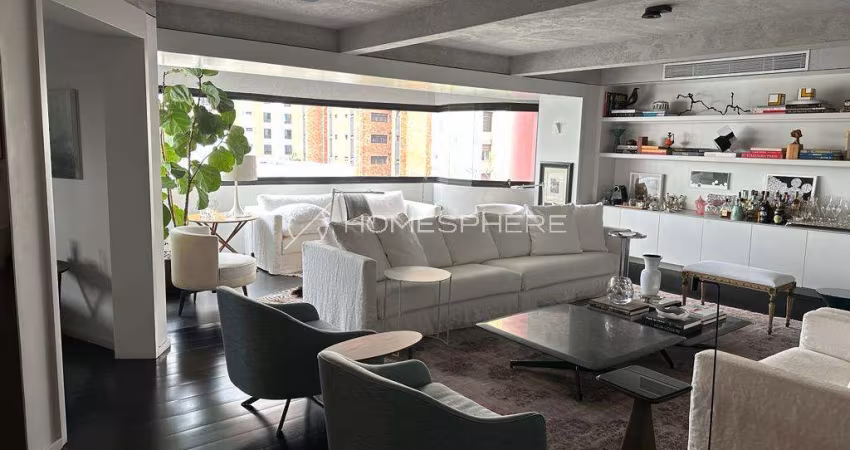 Saint Peter Avenida Rouxinol, 533. Apartamento à venda Moema, 2 quartos, sendo 2 suítes e 3 vagas. Excelente apartamento sofisticado em Moema Pássaros totalmente reformado com automação nos ambientes.