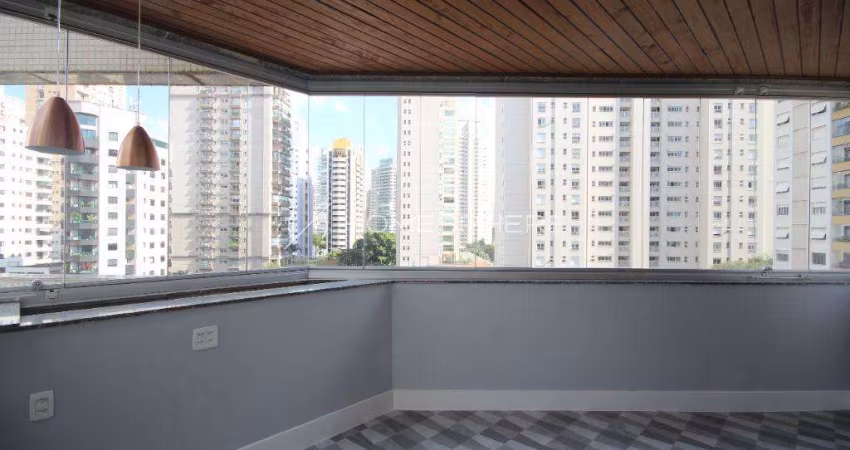 Moema Golden Park Apartamento na Avenida Juriti, 165, Moema em São Paulo. Apartamento à venda, reformado, 244 m², terraço integrado, 3 suíte e 3 vagas