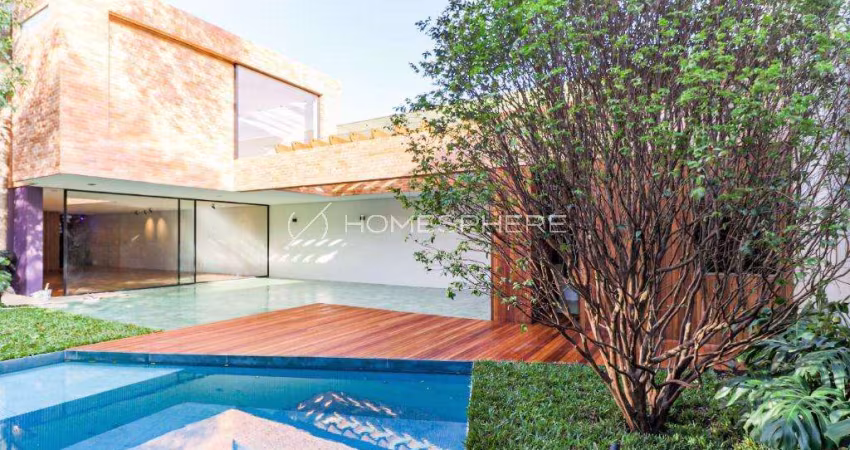 Jardim Paulista Rua Marechal Bitencourt. Casa à Venda - Rua Marechal Bitencourt, 477m², 3 quartos, sendo 3 suítes, piscina, área gourmet e 3 vagas. Próximo ao Parque Ibirapuera